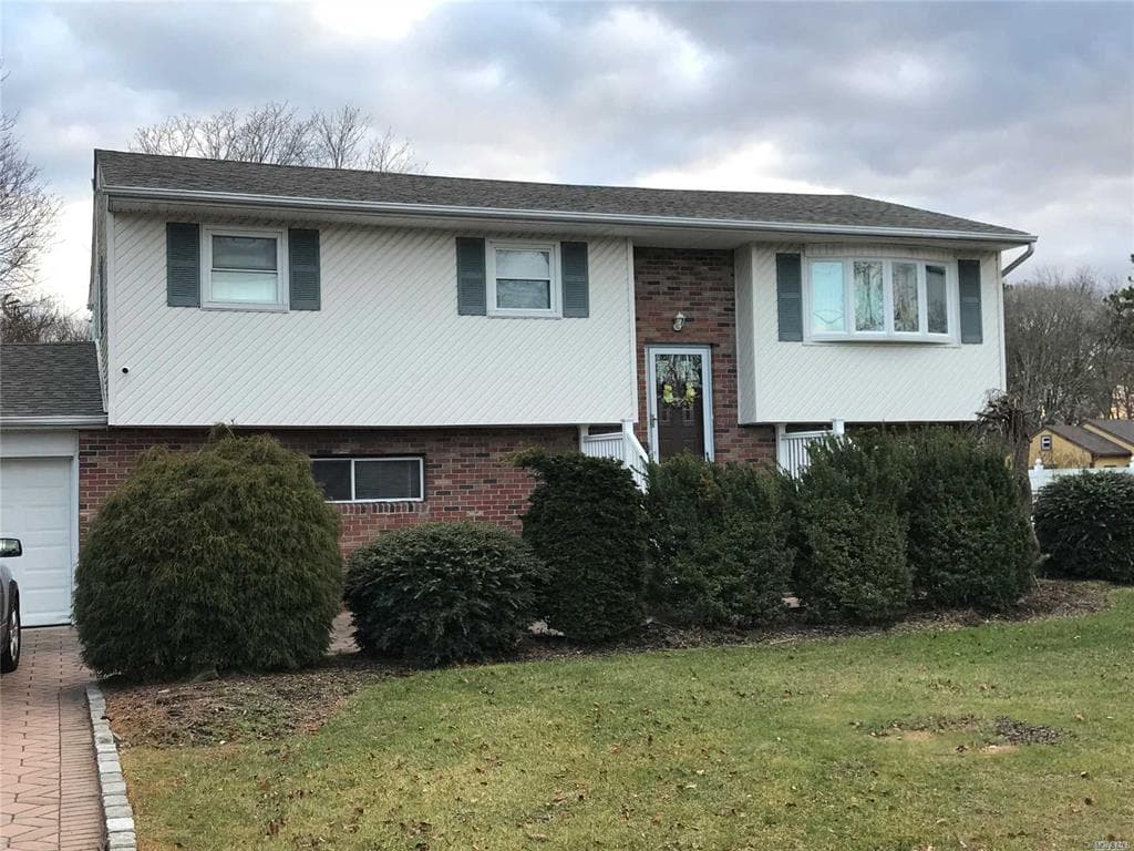 106 Rockaway Street, Islip Terrace