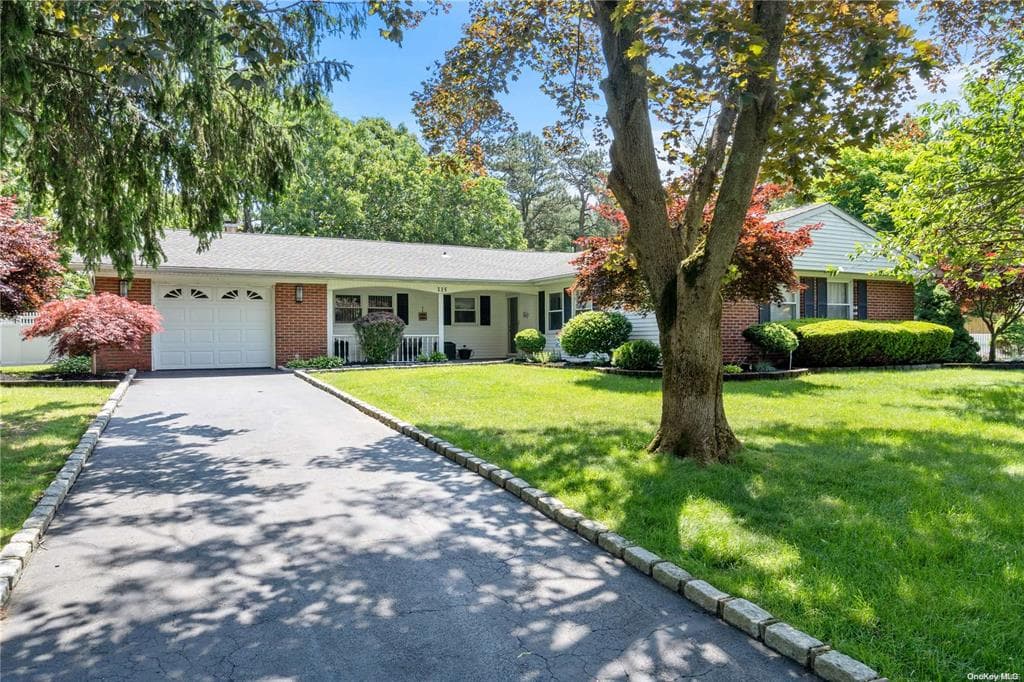 115 Wedgewood Drive, Coram