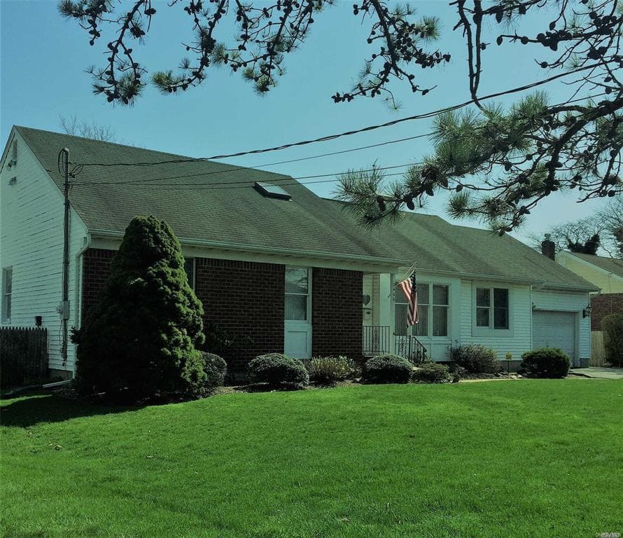 2466 Hart Avenue, North Bellmore