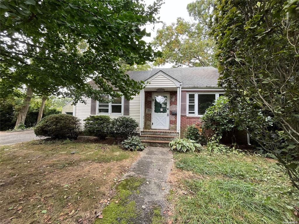 26 Olympia Street, Port Jefferson Station