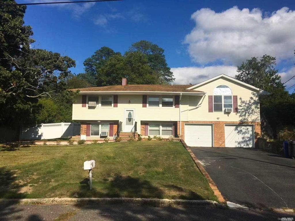 3 Badger Lane, East Setauket