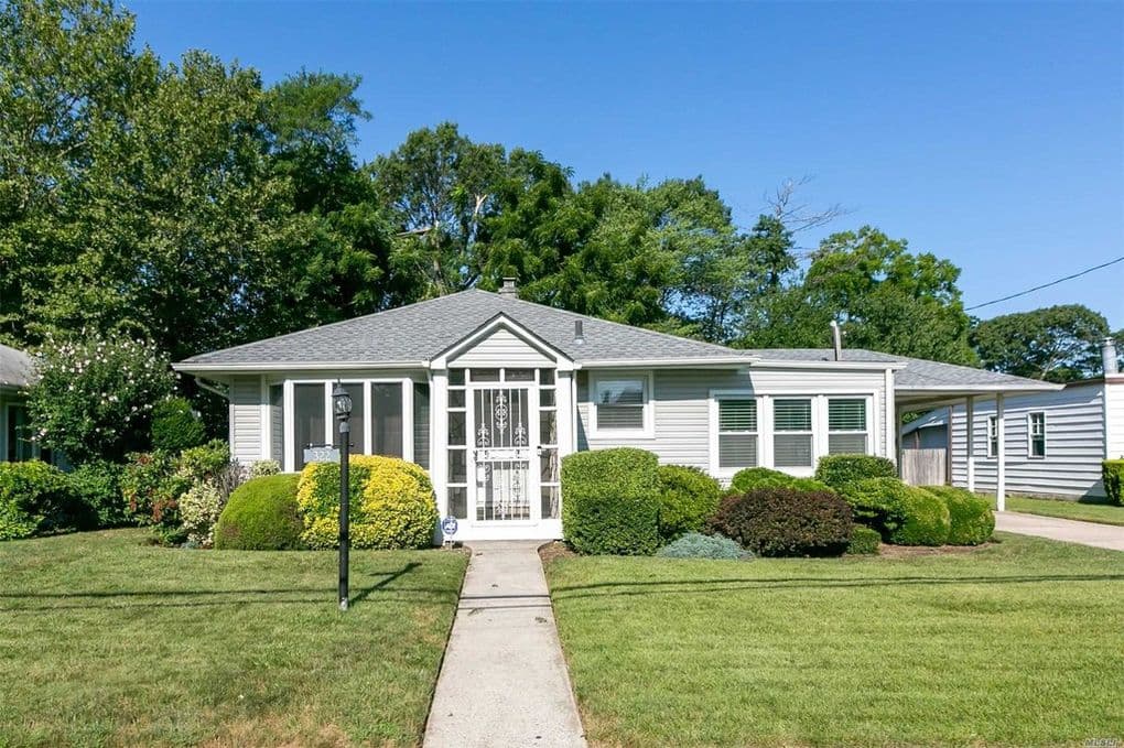 322 Glen Rd, West Hempstead, NY 11552
