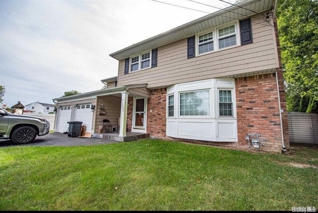 362 W 19th Street, Deer Park