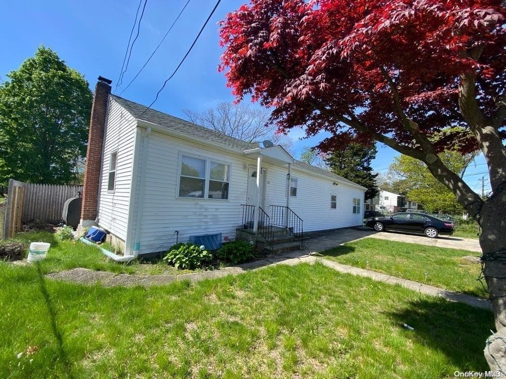 70 New Hampshire Avenue, Bay Shore