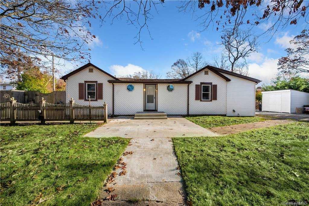 77 Alder Drive, Mastic Beach