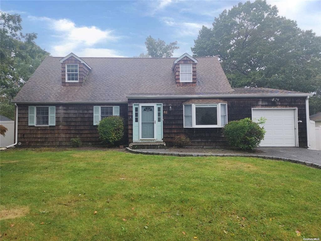 82 Upton Drive, Sound Beach