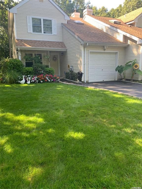 18 Lindsey Court Unit 18, Holtsville