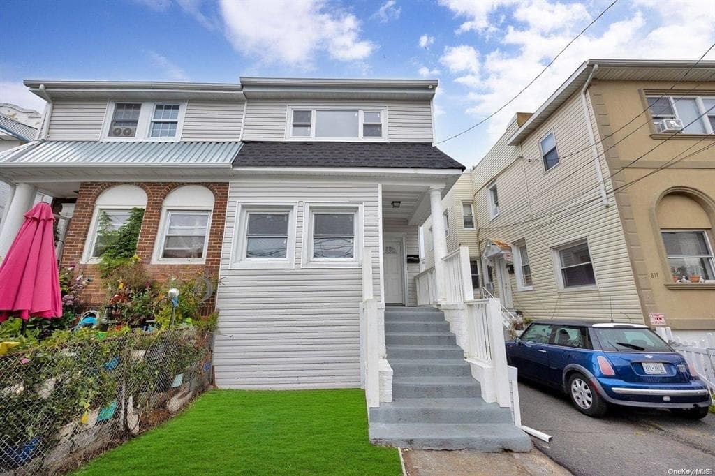 813 Meehan Avenue, Far Rockaway